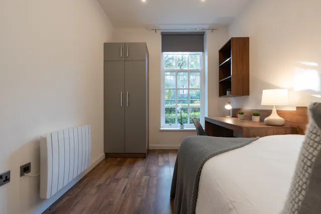 Four Bed Apartment room image 2