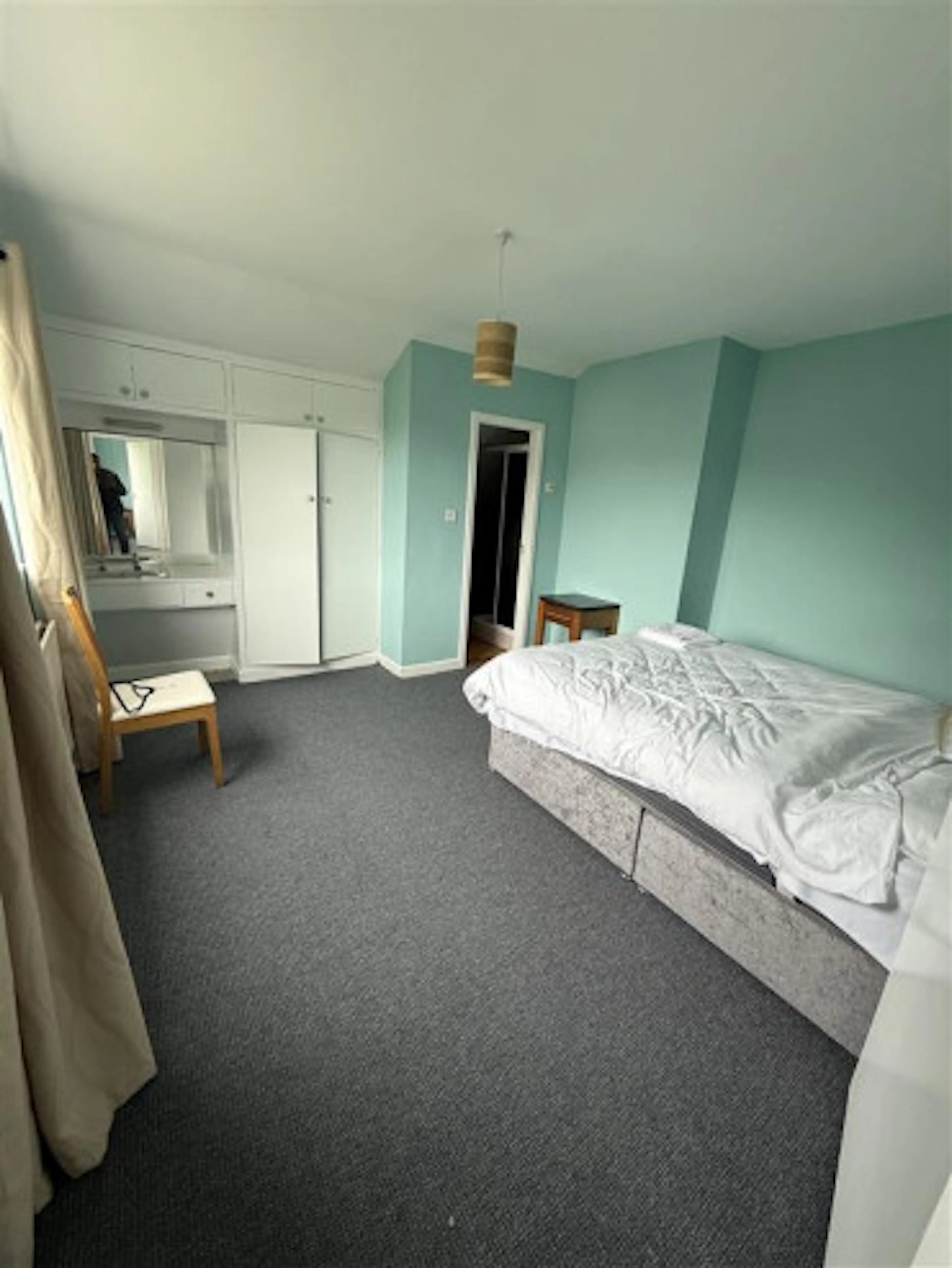 ROOM ROOM 1