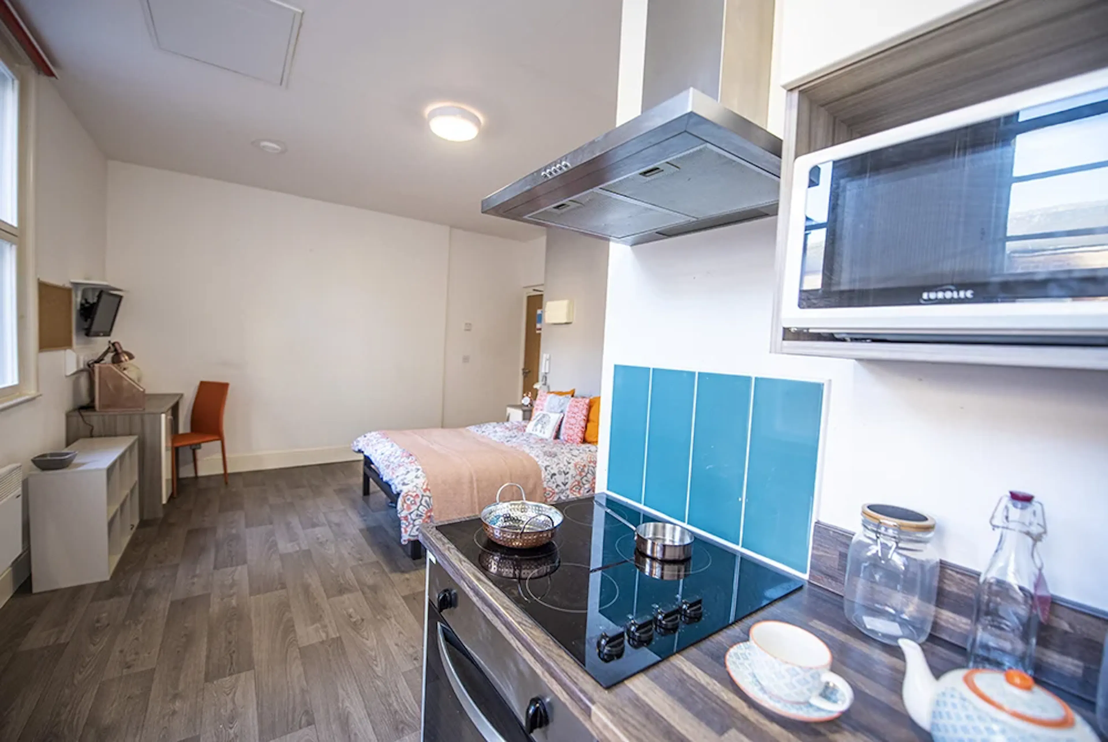 ROOM ROOM 1