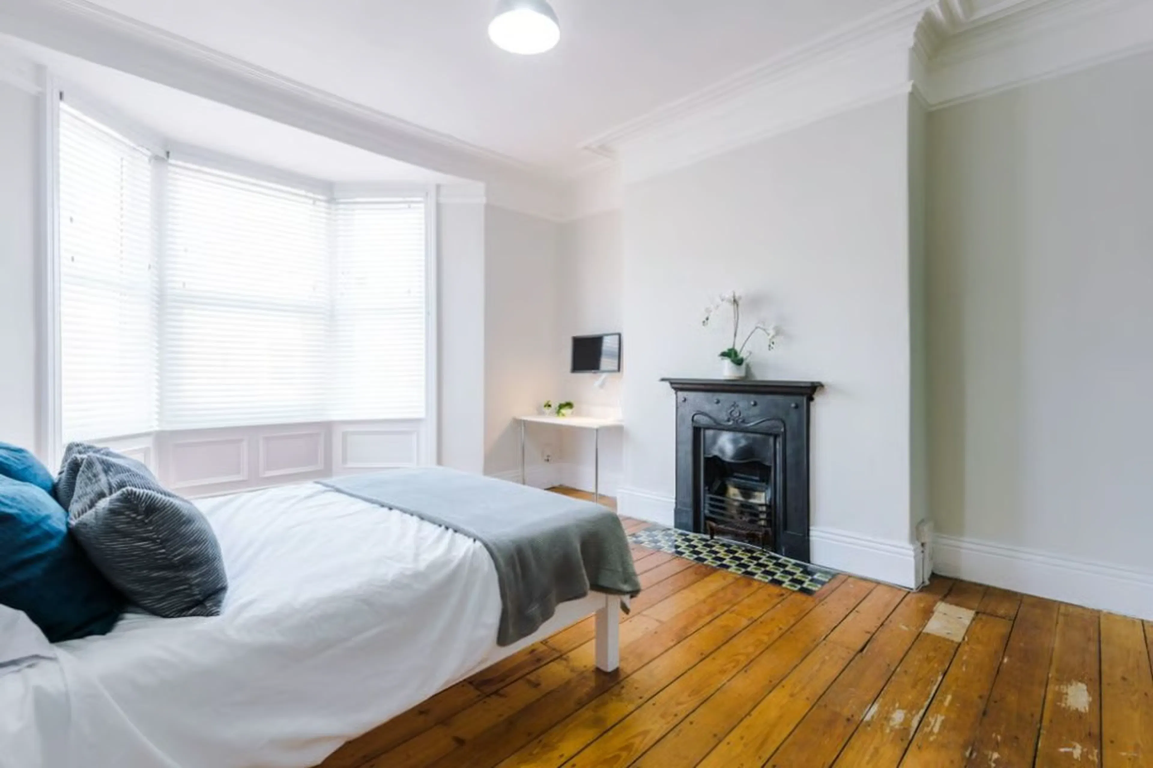 3 Bedroom Apartment ROOM 1