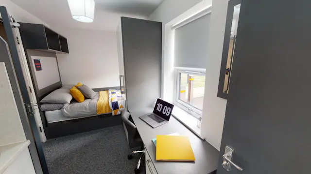 Platinum Studio room image 2