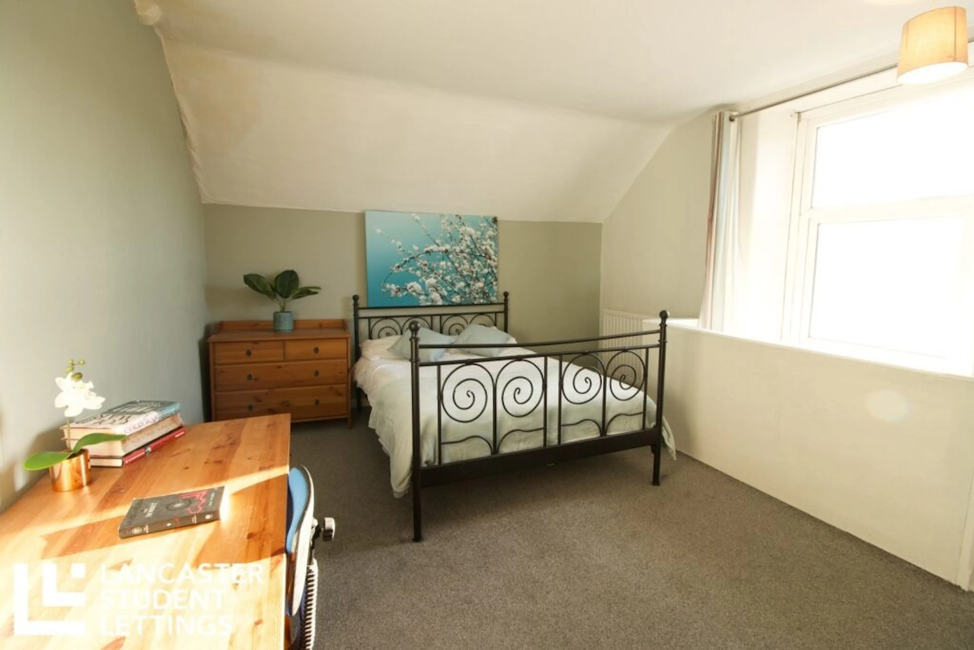 3 Bedroom Apartment ROOM 1