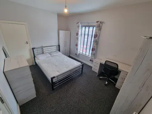 4 Bedroom Apartment ROOM 1