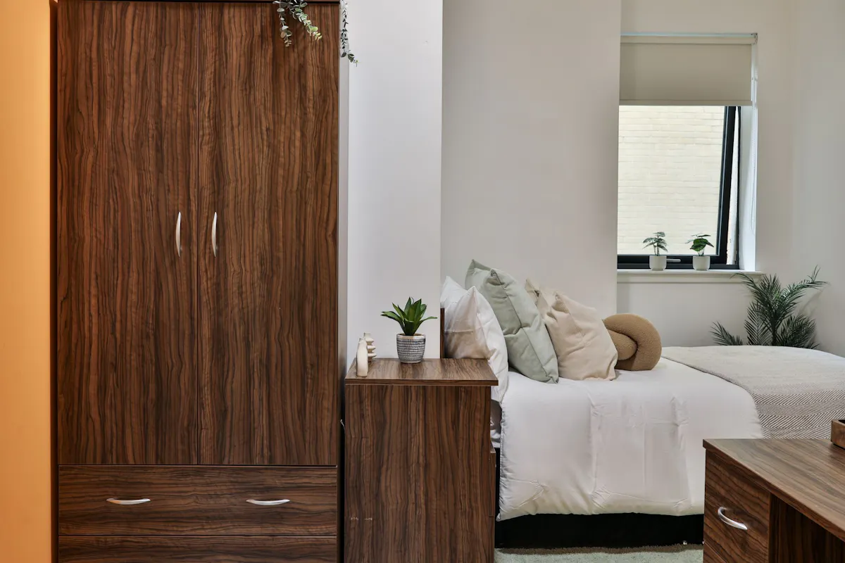 ROOM ROOM