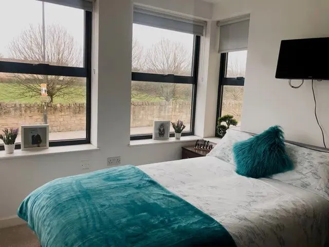 Silver Ensuite (Shared Apartment) ROOM 1