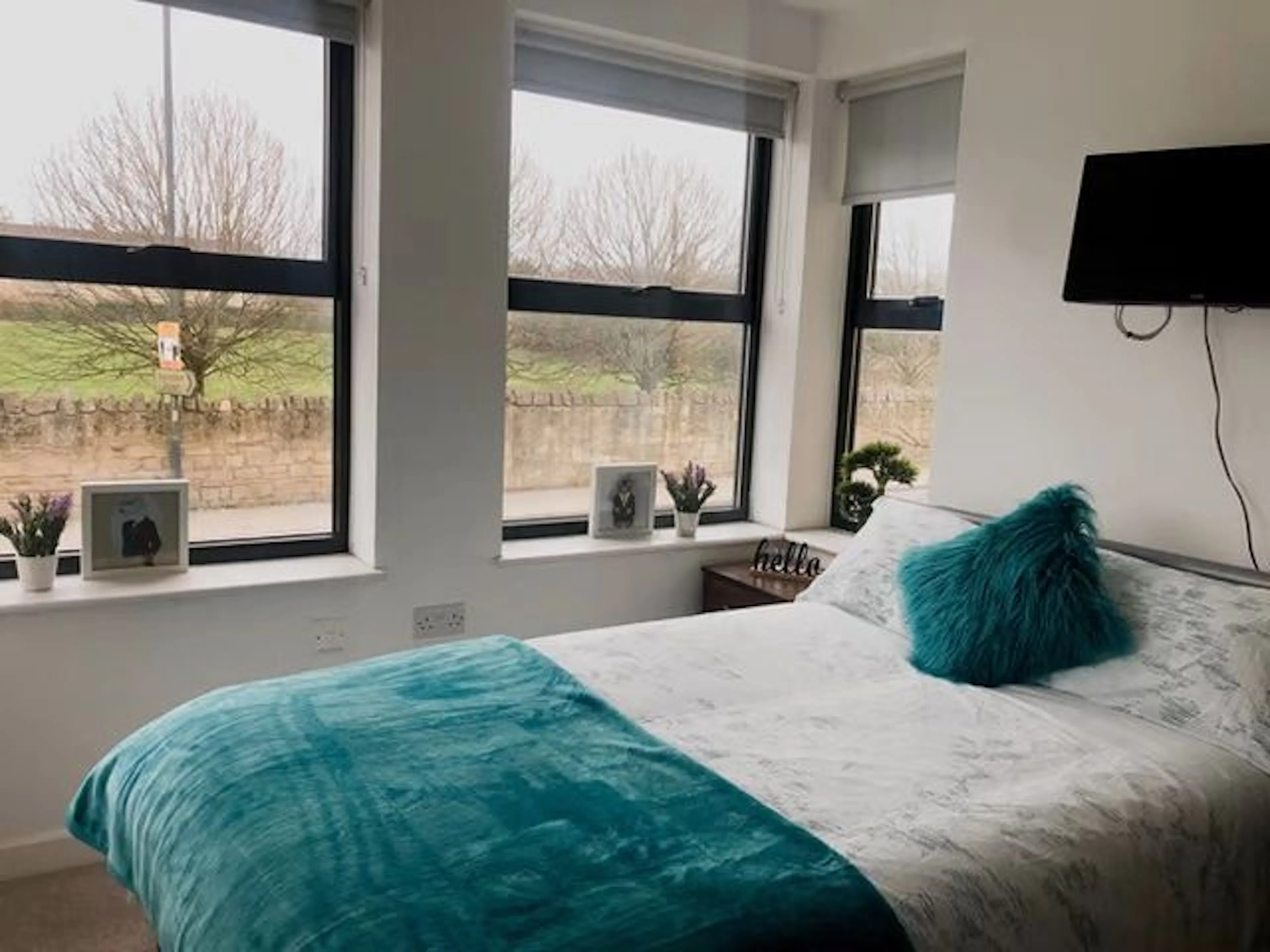 Silver Ensuite (Shared Apartment) ROOM 1