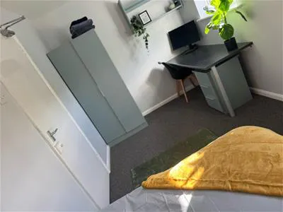 ROOM ROOM 1