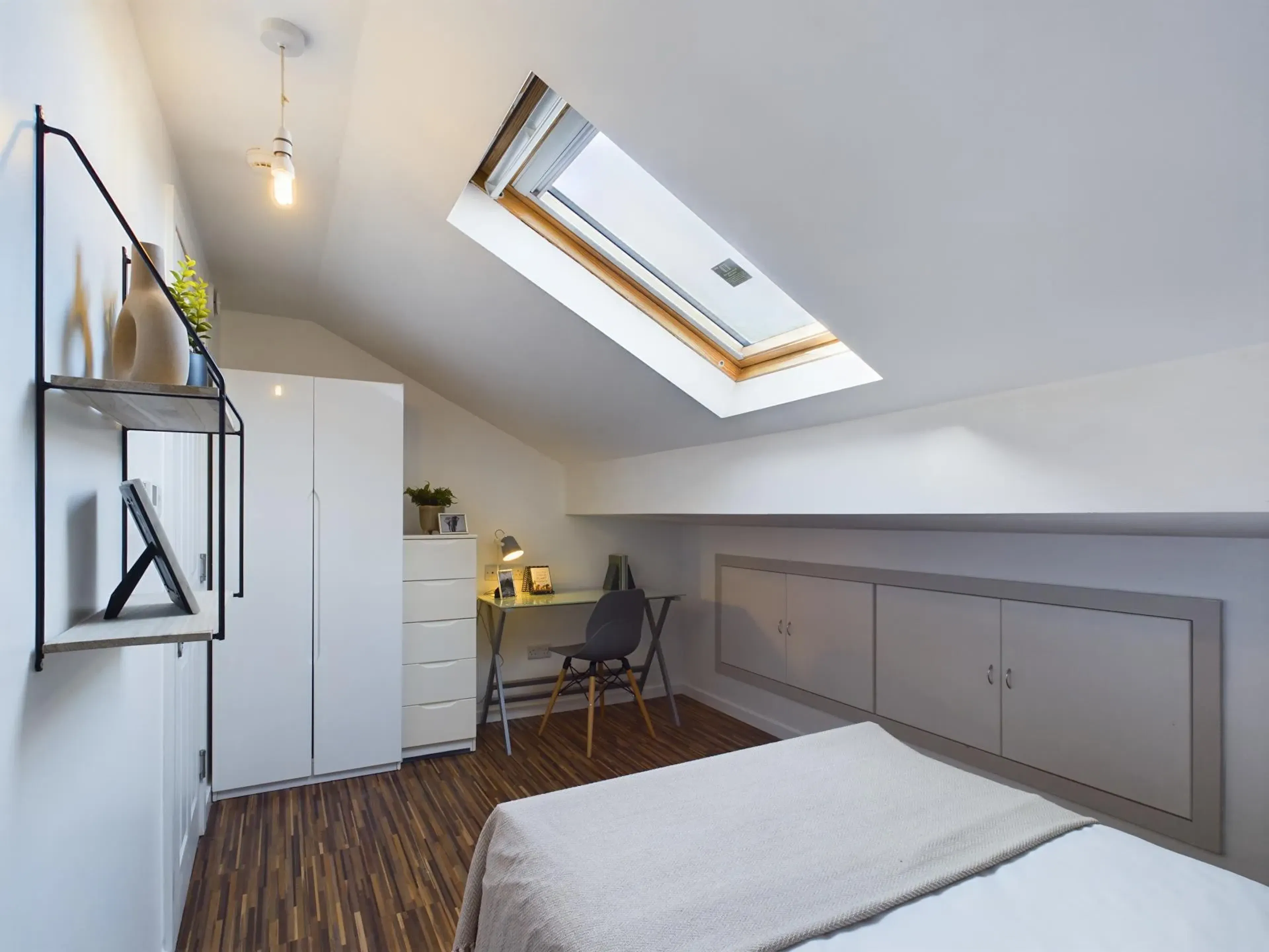 6 Bed Apartment ROOM 1