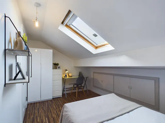 6 Bed Apartment room image 2