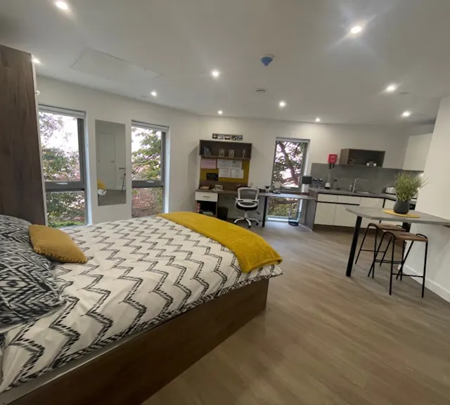 One Bed Apartment room image 2