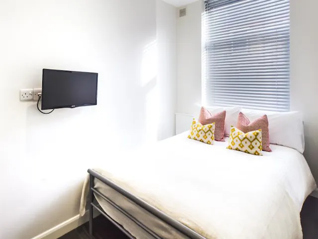 4 Bed Apartment room image 2