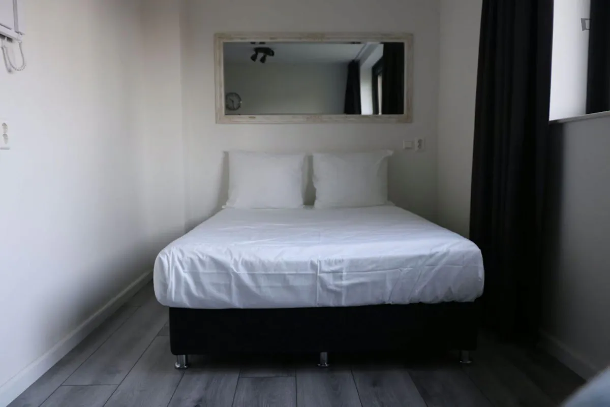 Studio ROOM
