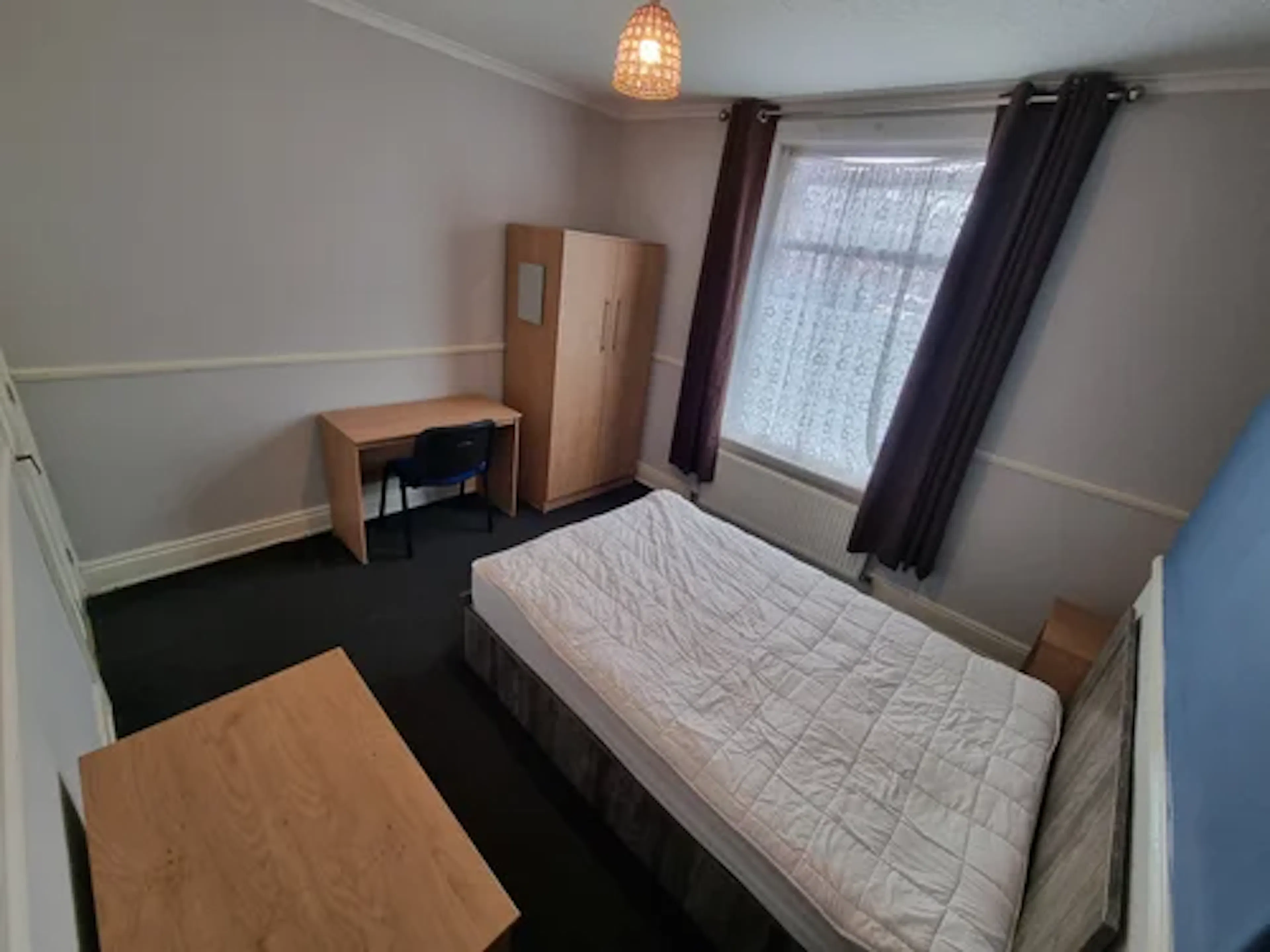 4 Bedroom Apartment ROOM 1