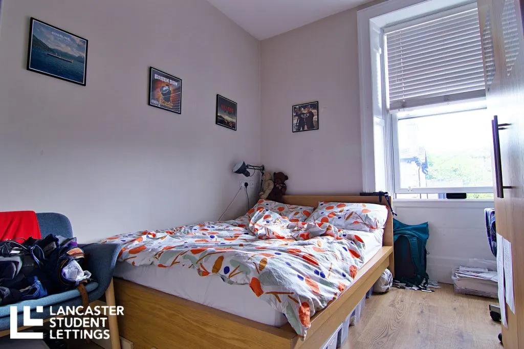 Double Bed ROOM 1