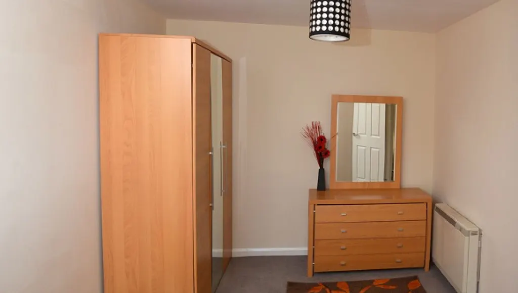 Premier Lower Ground Apartments ROOM 1