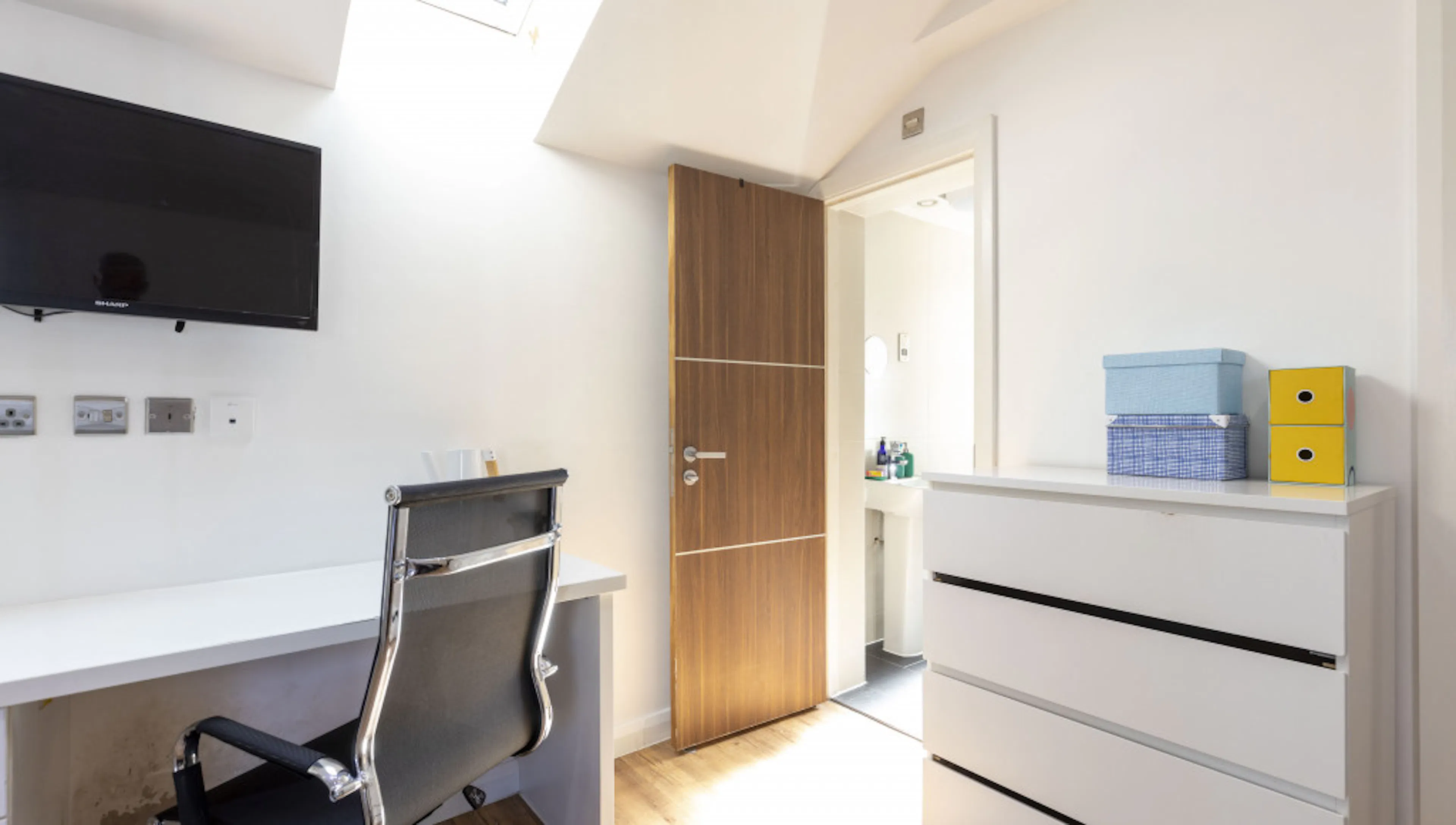 Deluxe ROOM 1