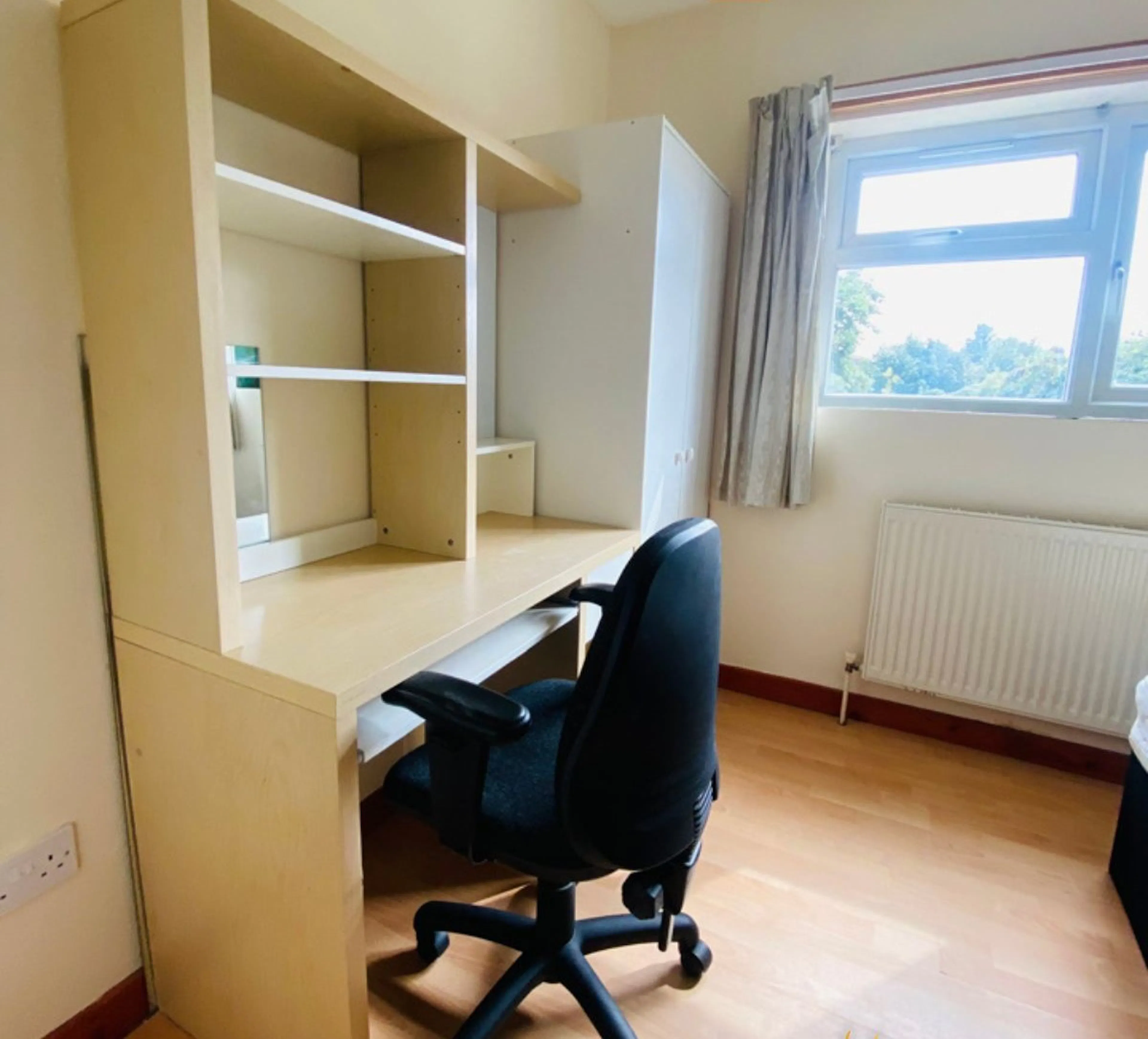 6 Bedroom Apartment ROOM 1