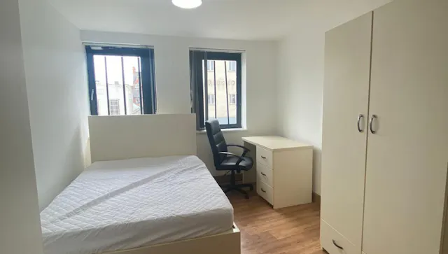 Premier 2 Bed room image 2