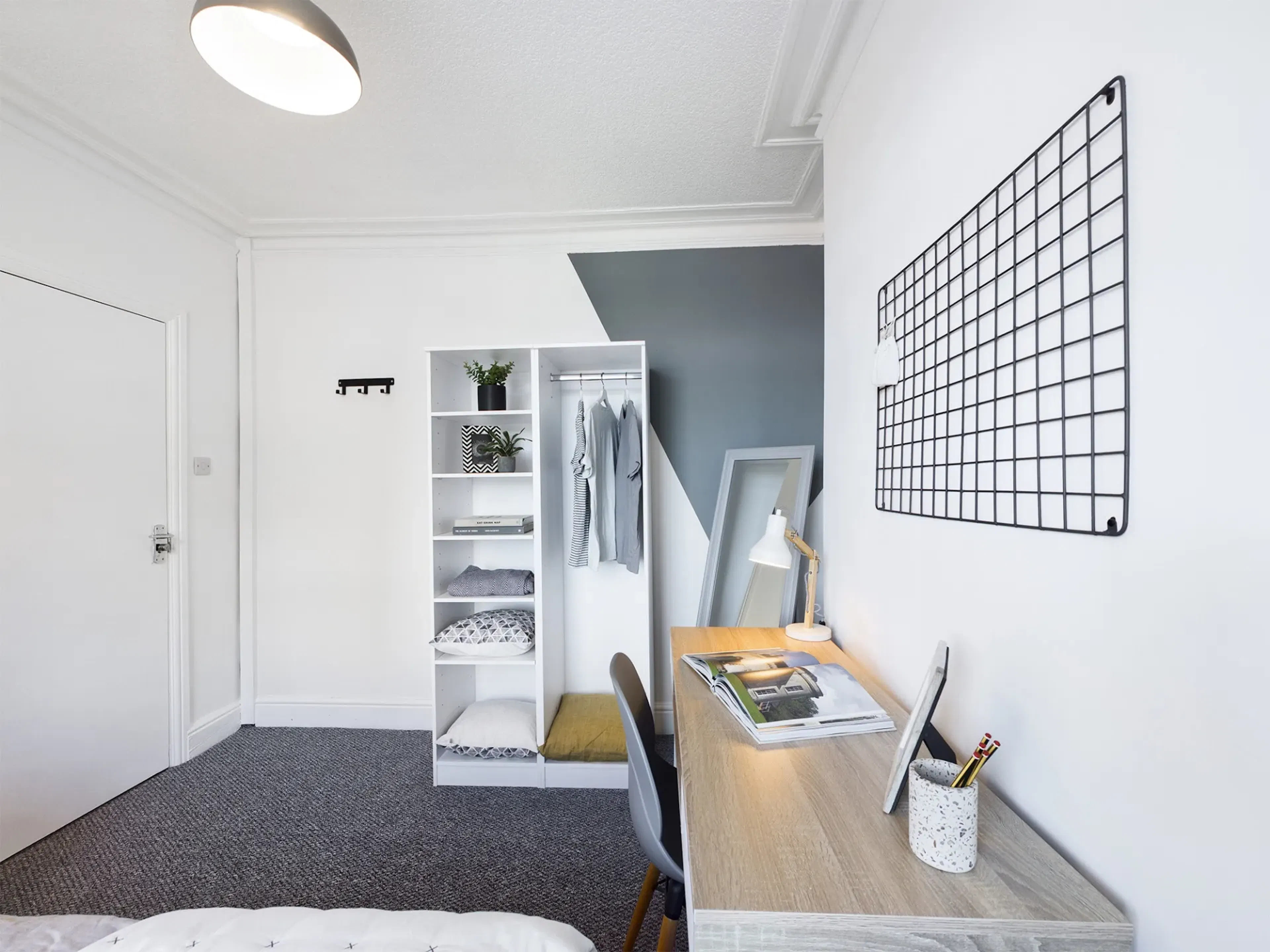 6 Bed Apartment ROOM 3