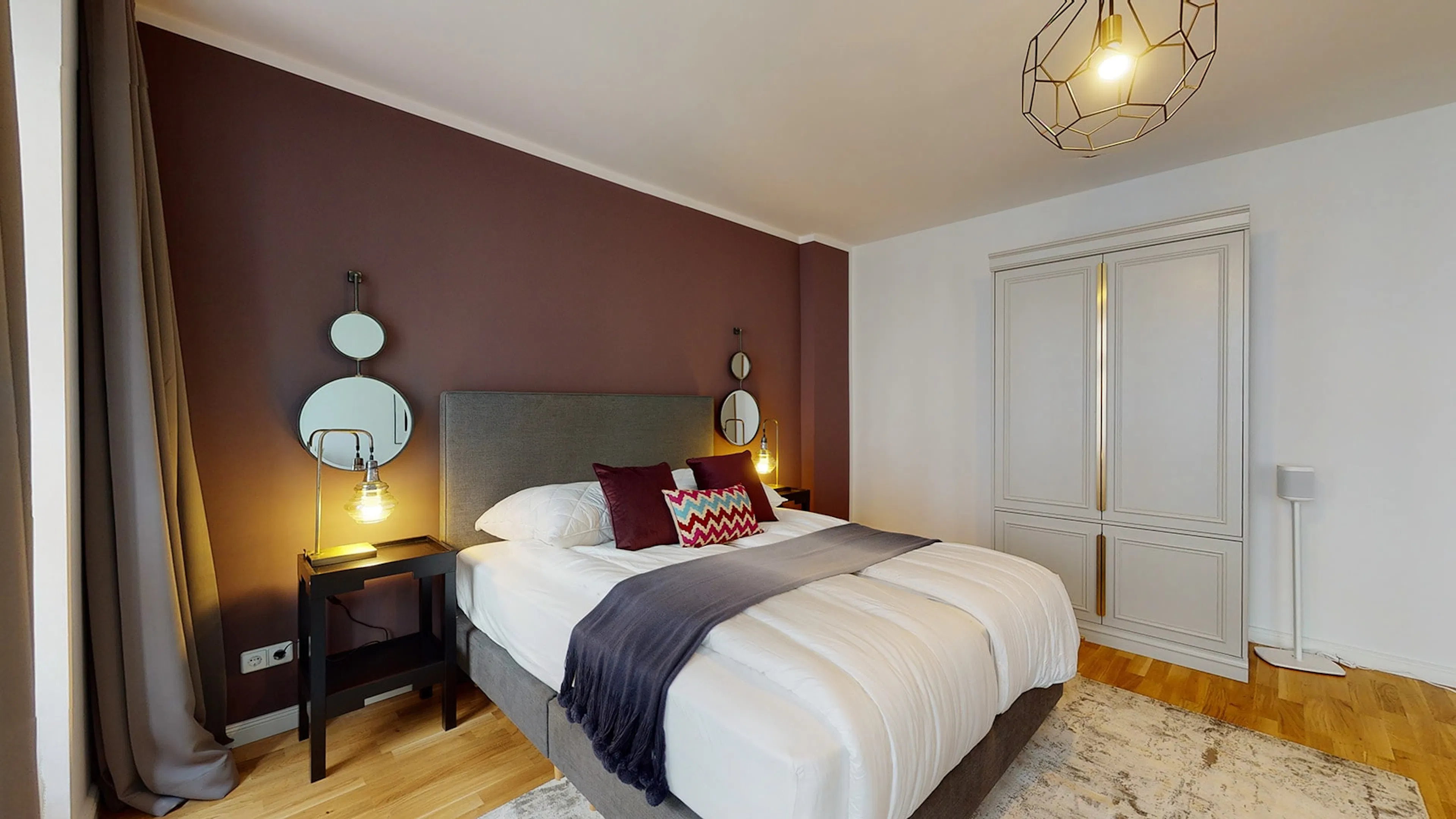 ROOM ROOM 1