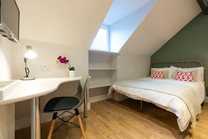 4 Bed Apartment ROOM