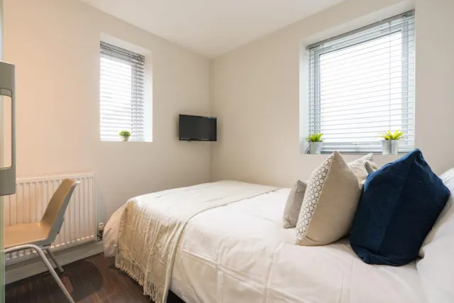 4 Bed Apartment room image 3