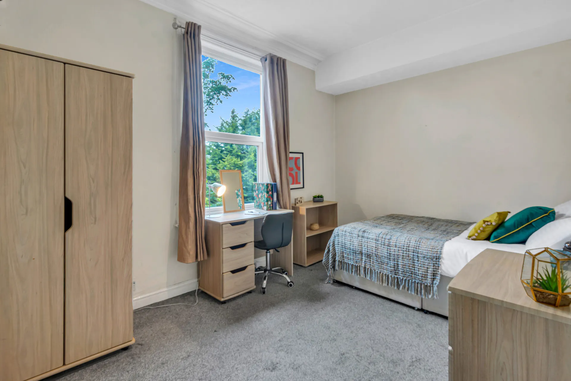 ROOM ROOM 1