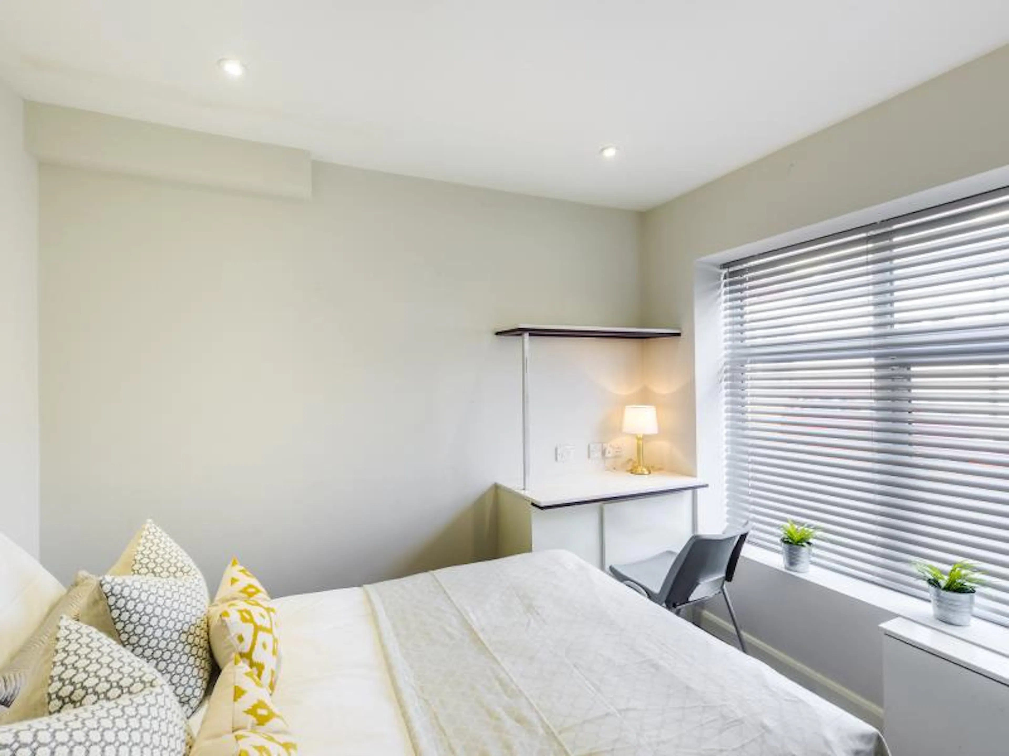 4 Bed Apartment ROOM 2