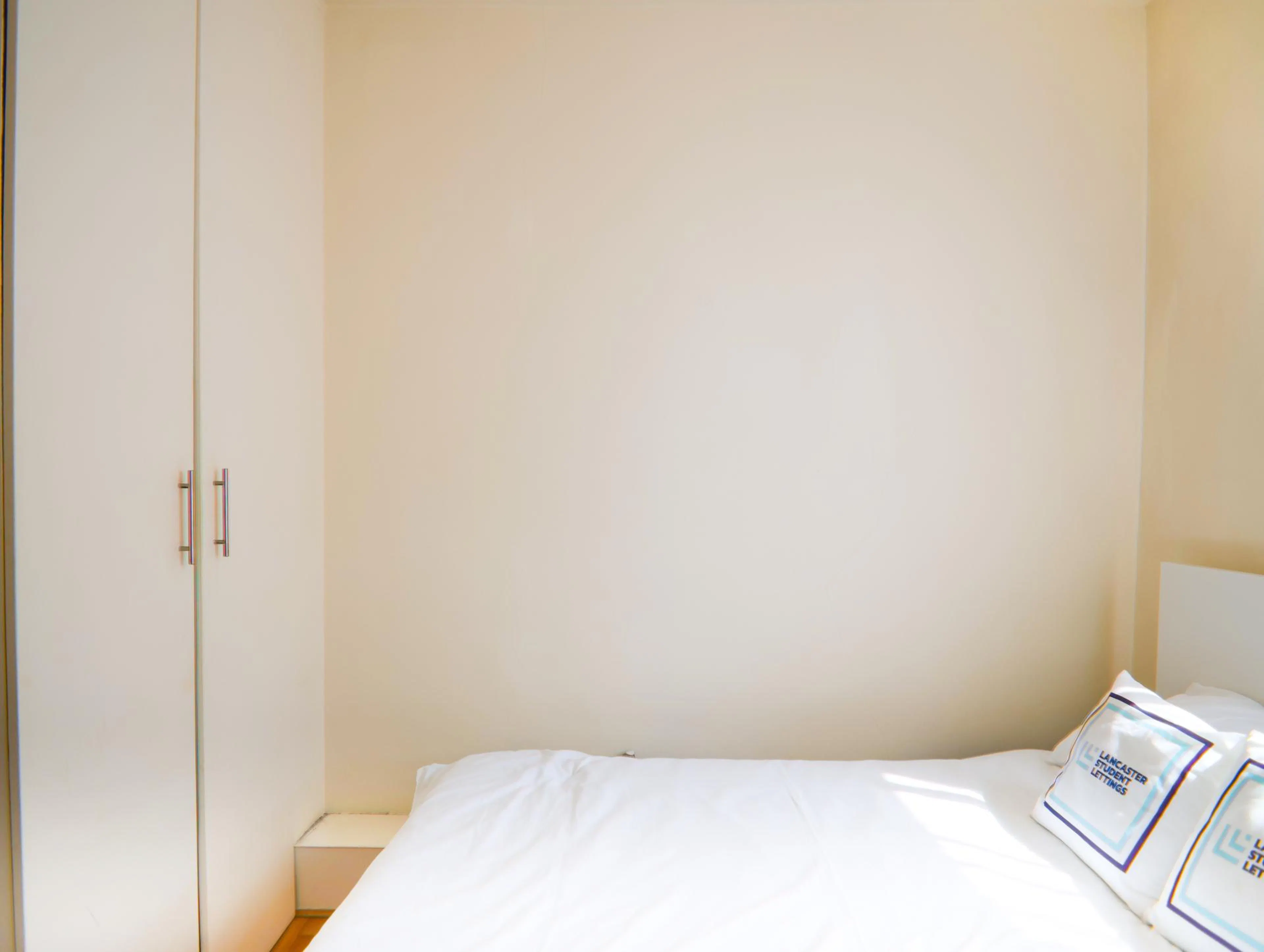 1 Bedroom Apartment ROOM 2