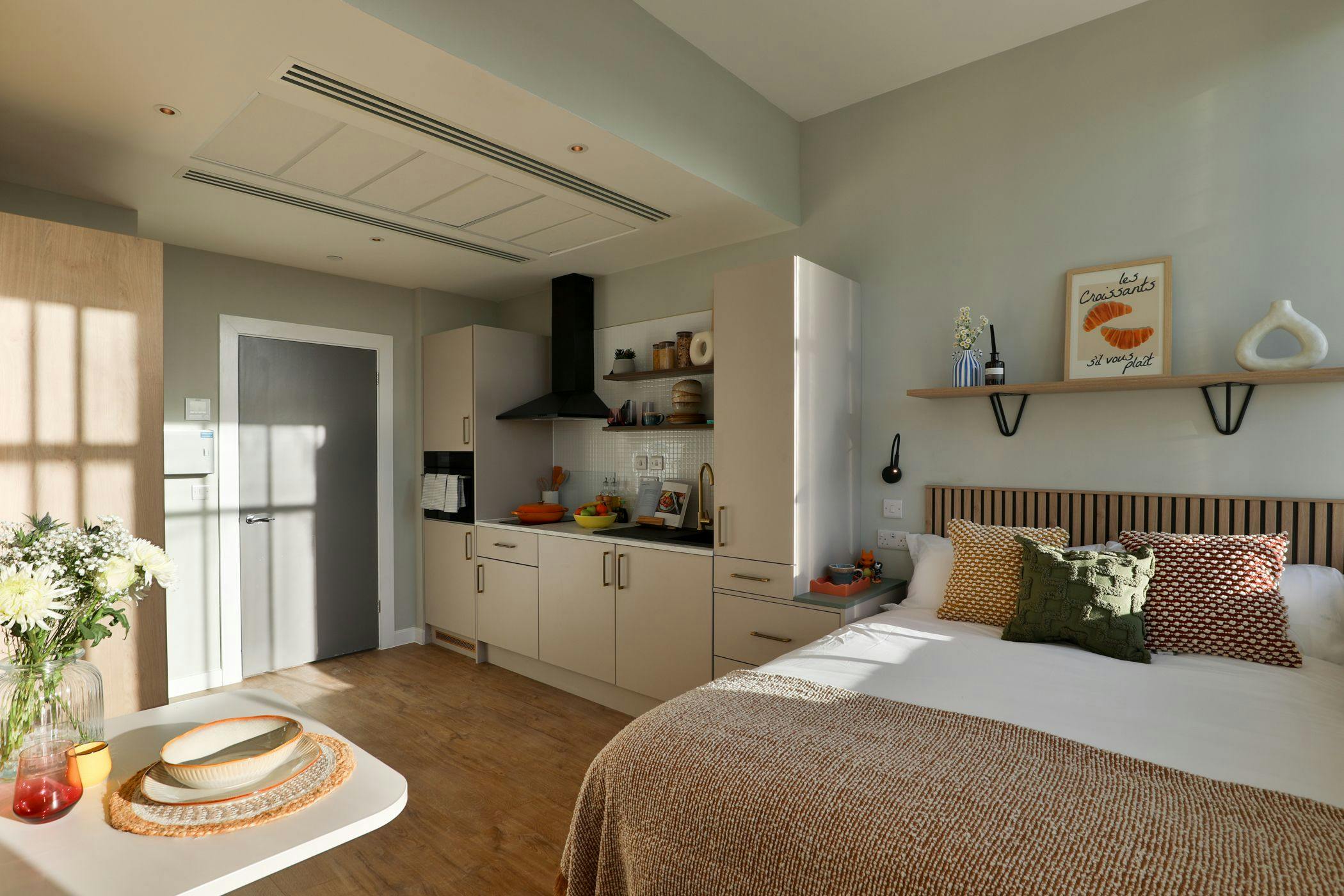 college-house-bristol-Premium XS Studio - Cathedral View