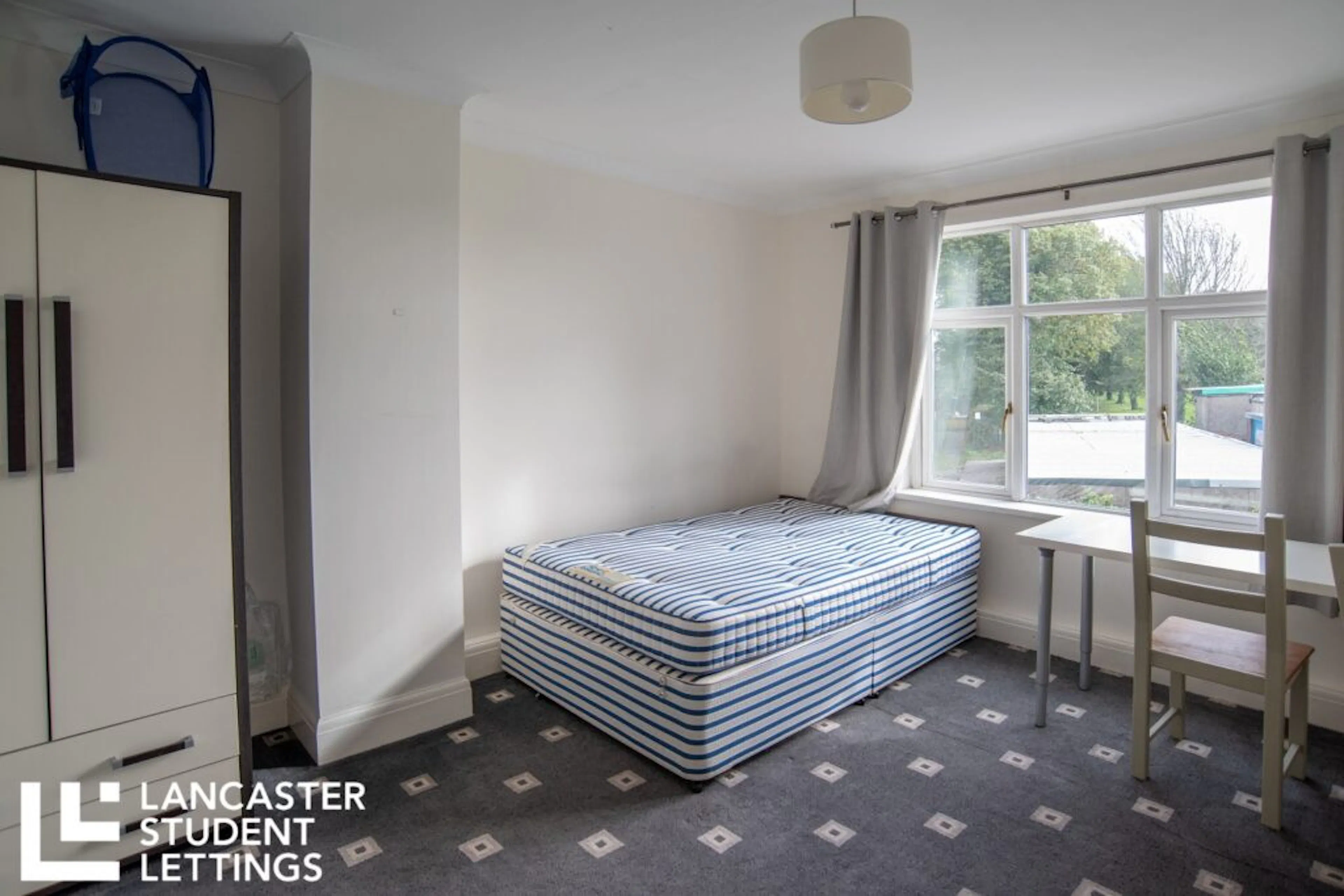 4 Bedroom Apartment ROOM 3