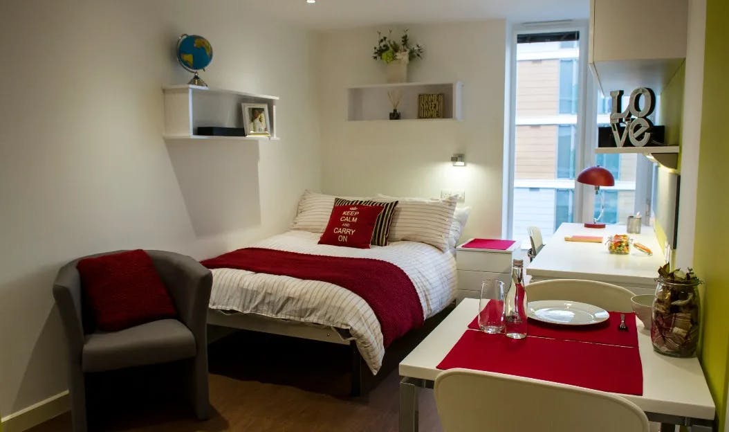 griffon-studios-london-Standard Studio Bronze