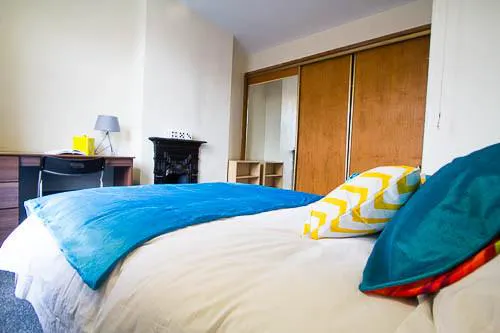 3 Bedroom Apartment ROOM 2