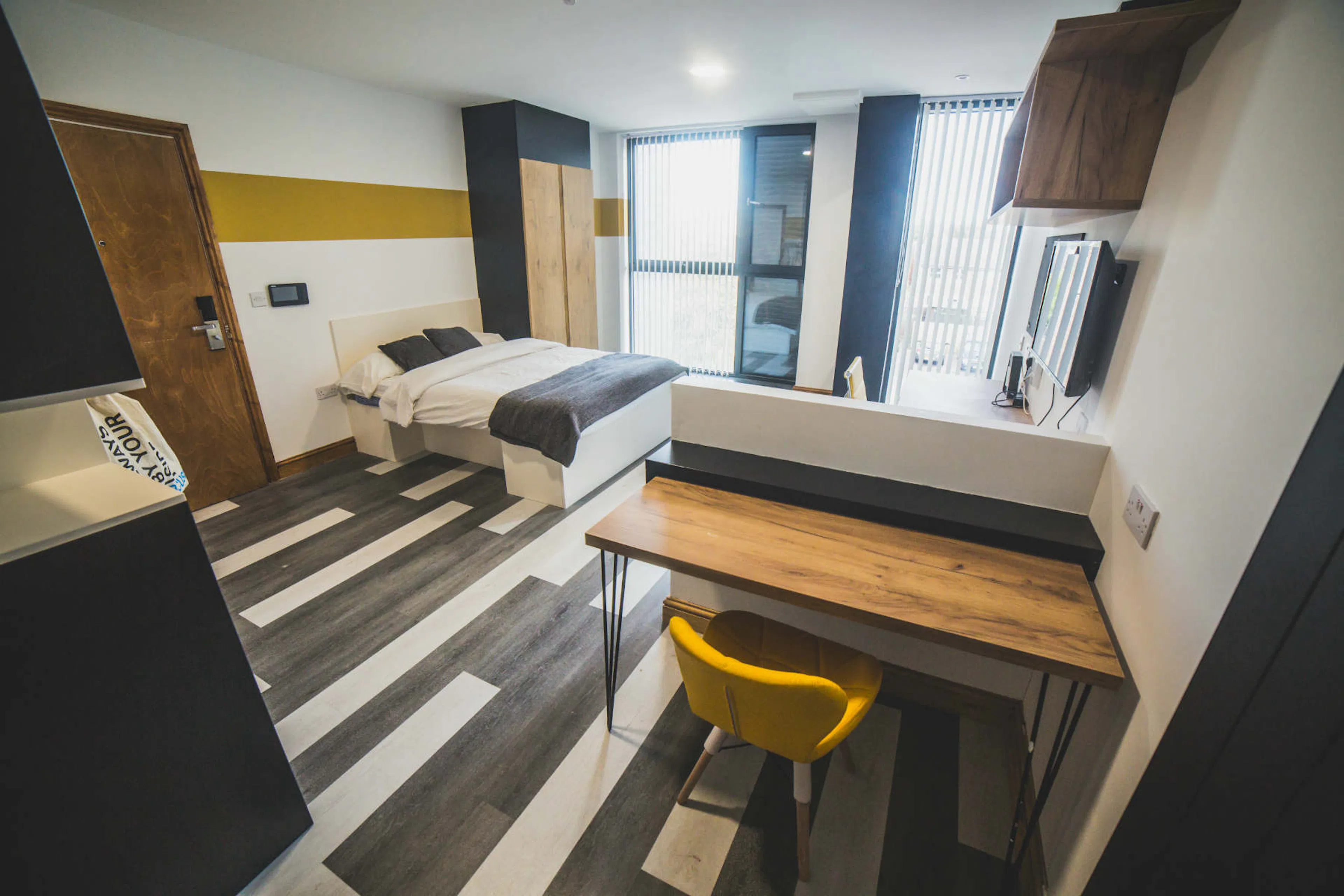 ROOM ROOM 1