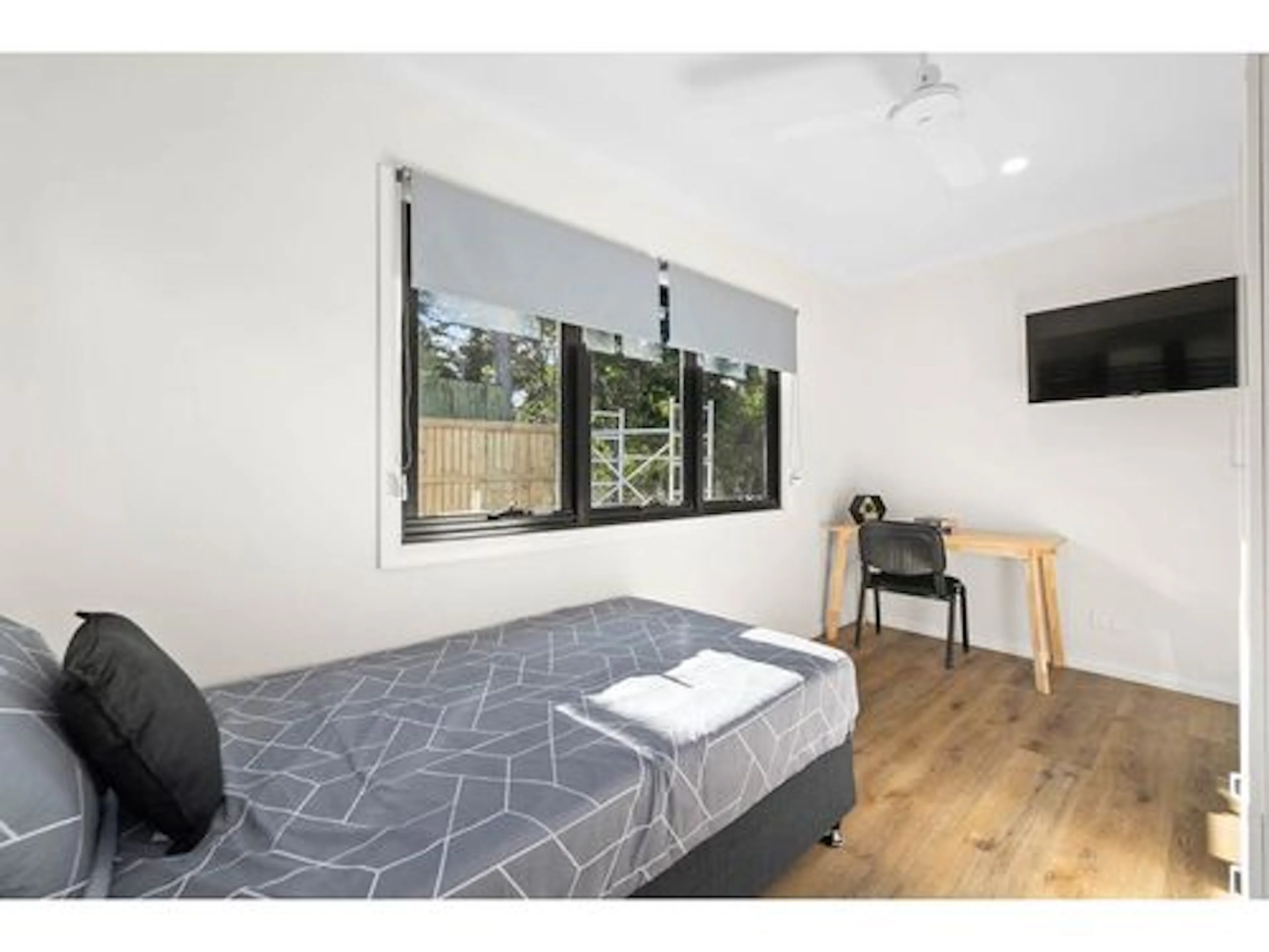 Executive Room + Fridge ROOM 2