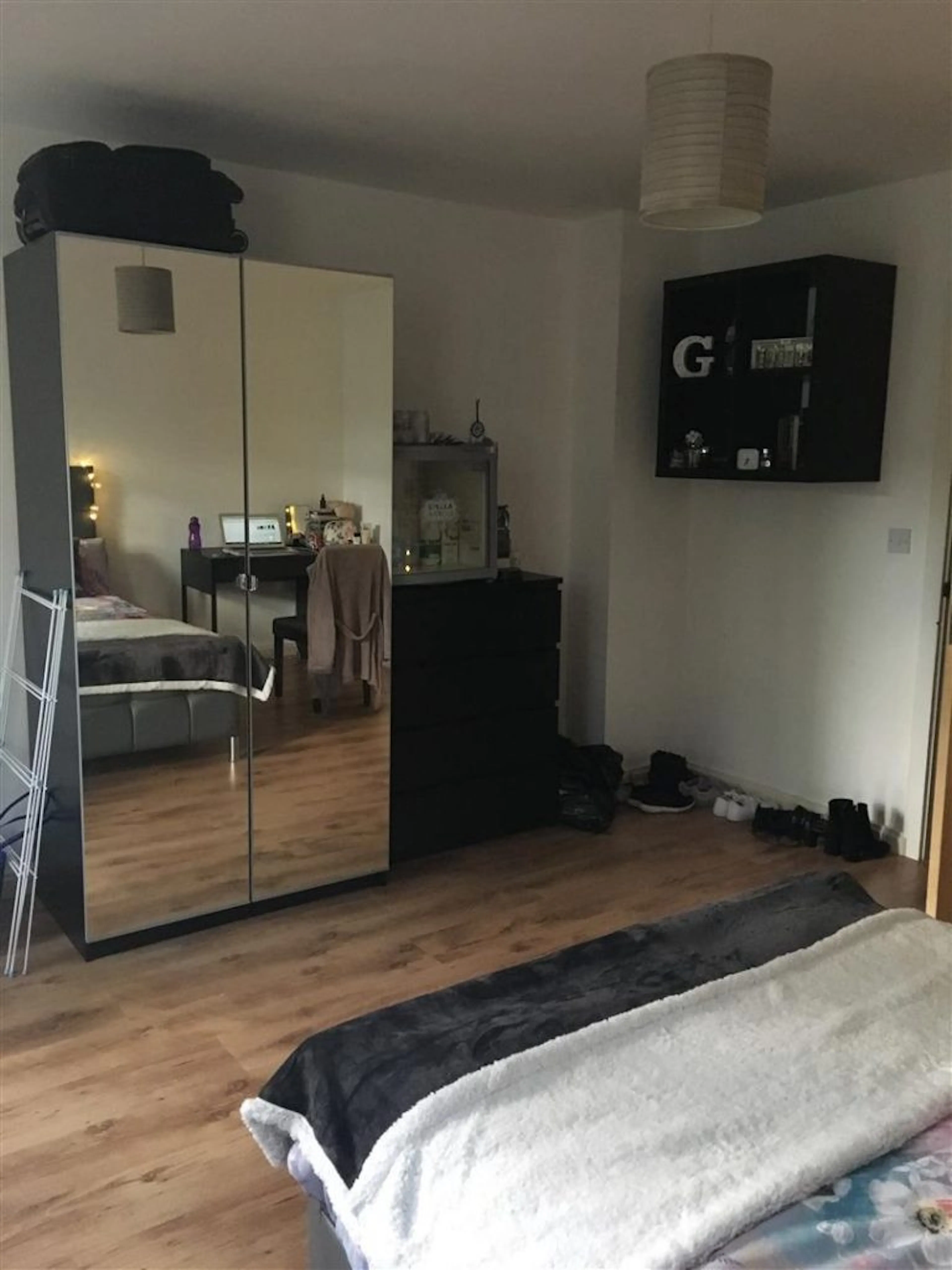 4 Bedroom Apartment ROOM 1
