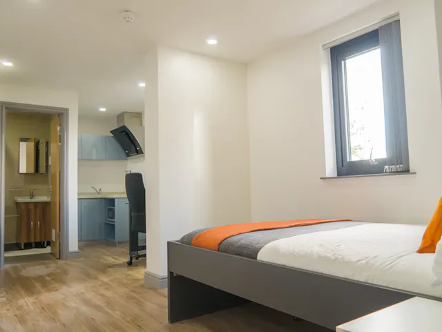 Mezzanine En-suite 1 room image 4