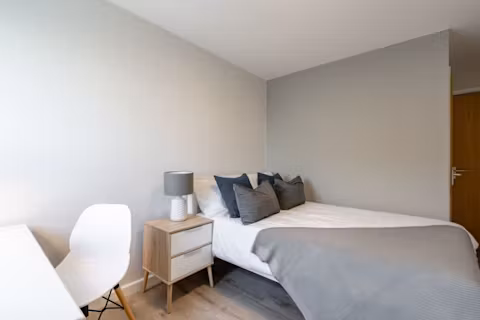 flat-7-the-square-1-falconar-street-newcastle-ROOM