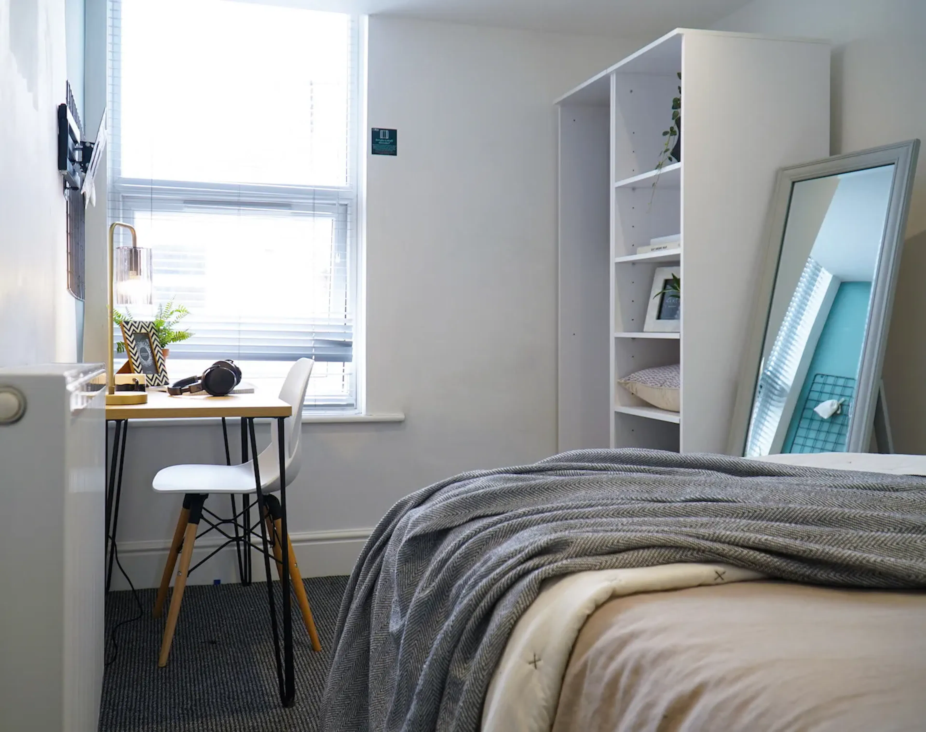 5 Bed Apartment ROOM 1