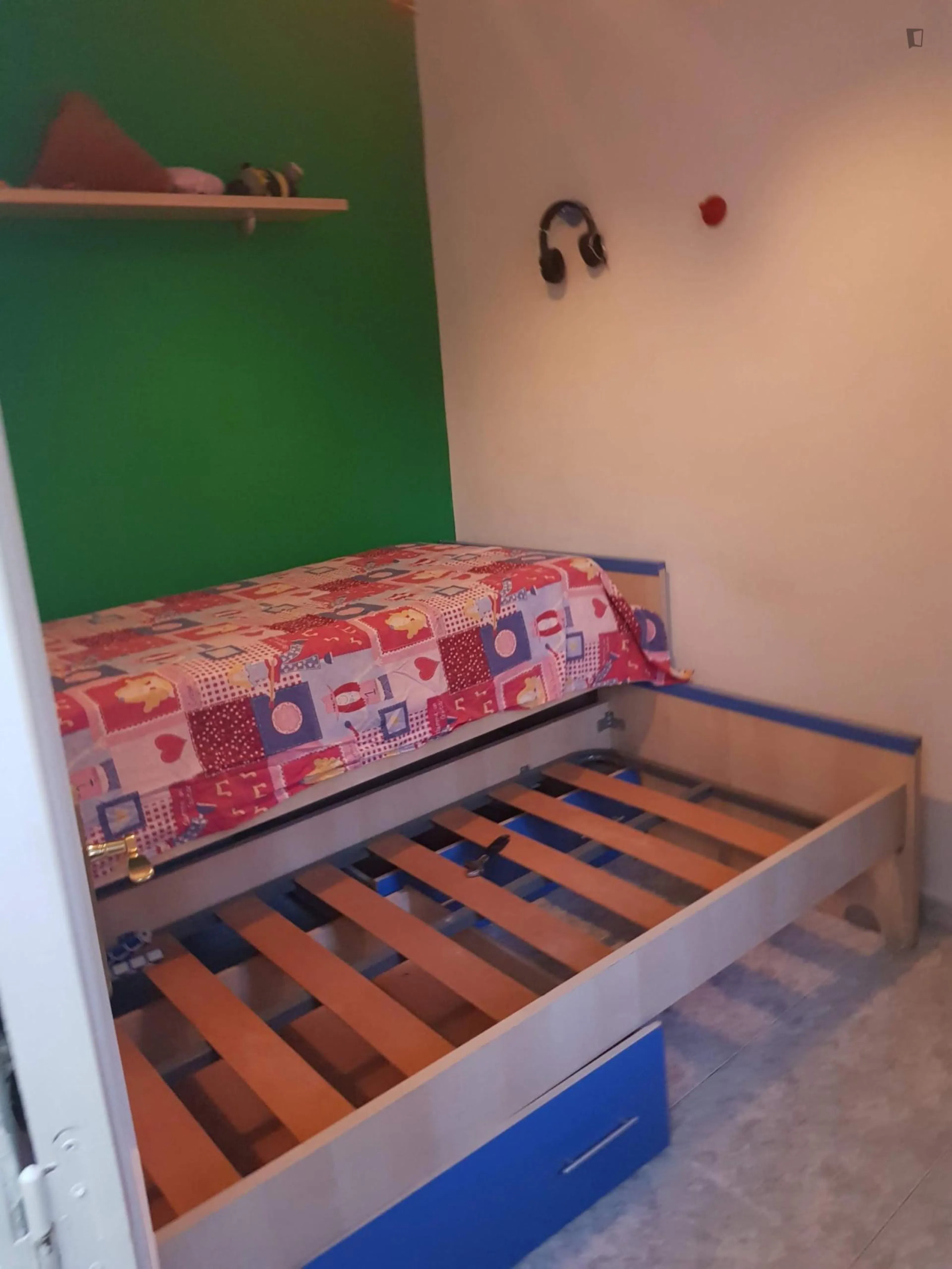 4 Bedroom Apartment ROOM 2