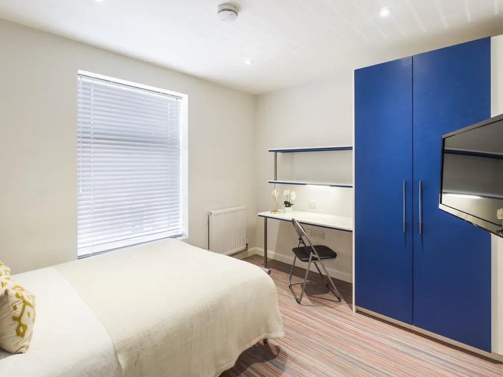 4 Bed Apartment ROOM 2
