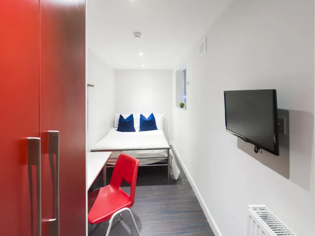 4 Bed Apartment room image 1