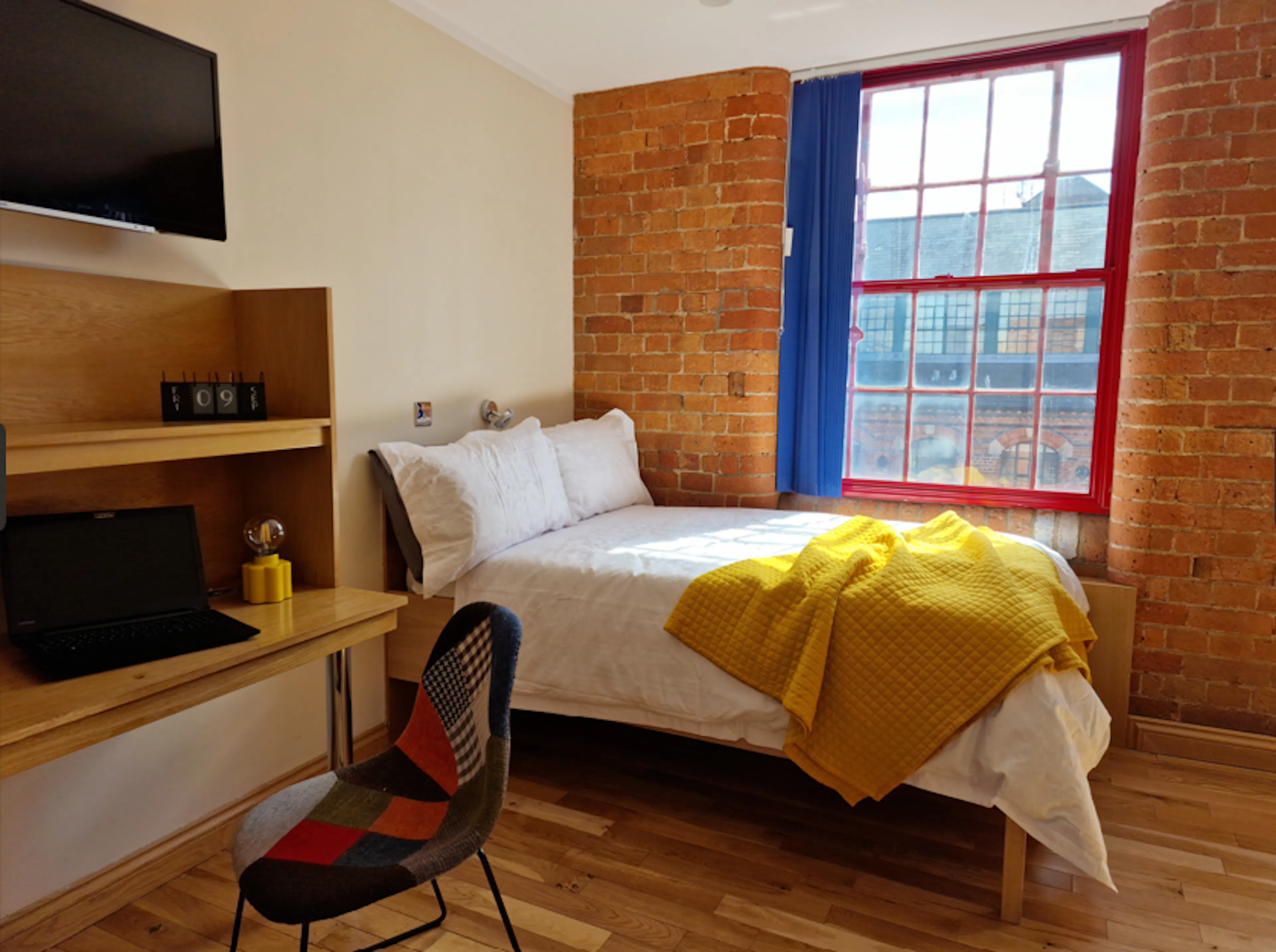 ROOM ROOM 1