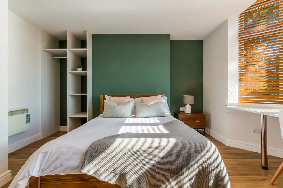 8 Bedroom Apartment ROOM