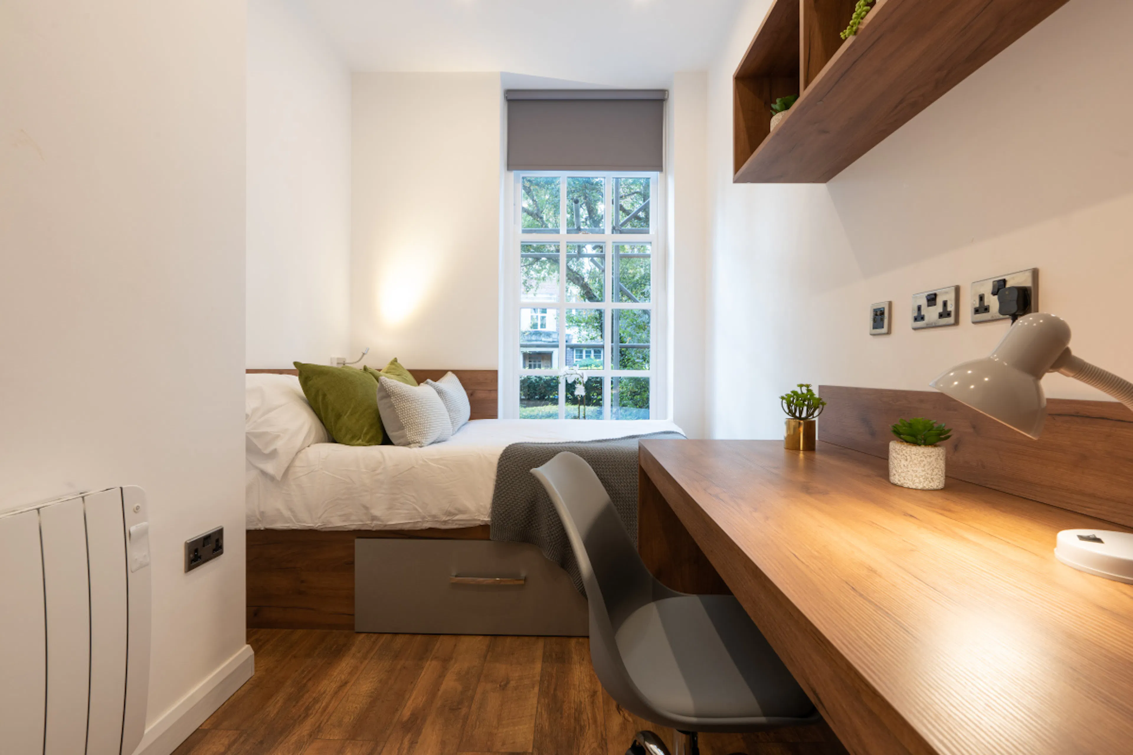 Four Bed Apartment ROOM 2