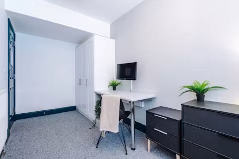 flat-1-the-shoe-boot-factory-leicester-ROOM