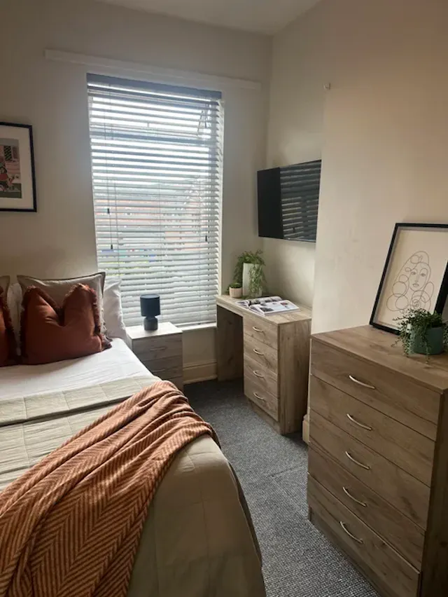 4 Bedroom Apartment room image 2