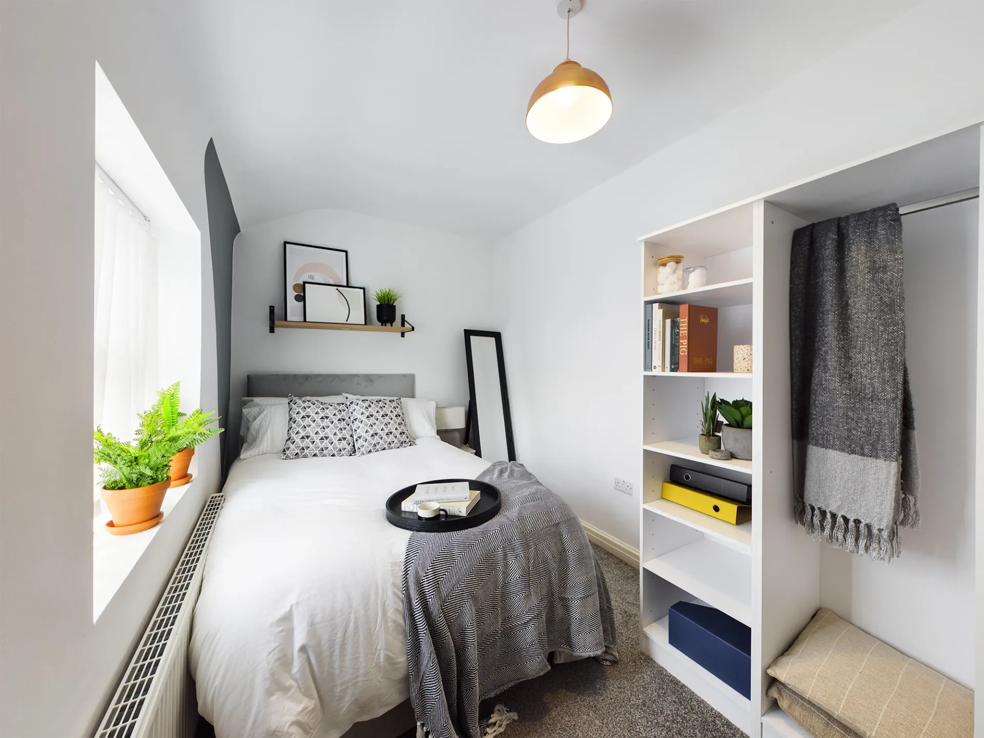 9 Bedroom Apartment ROOM 1