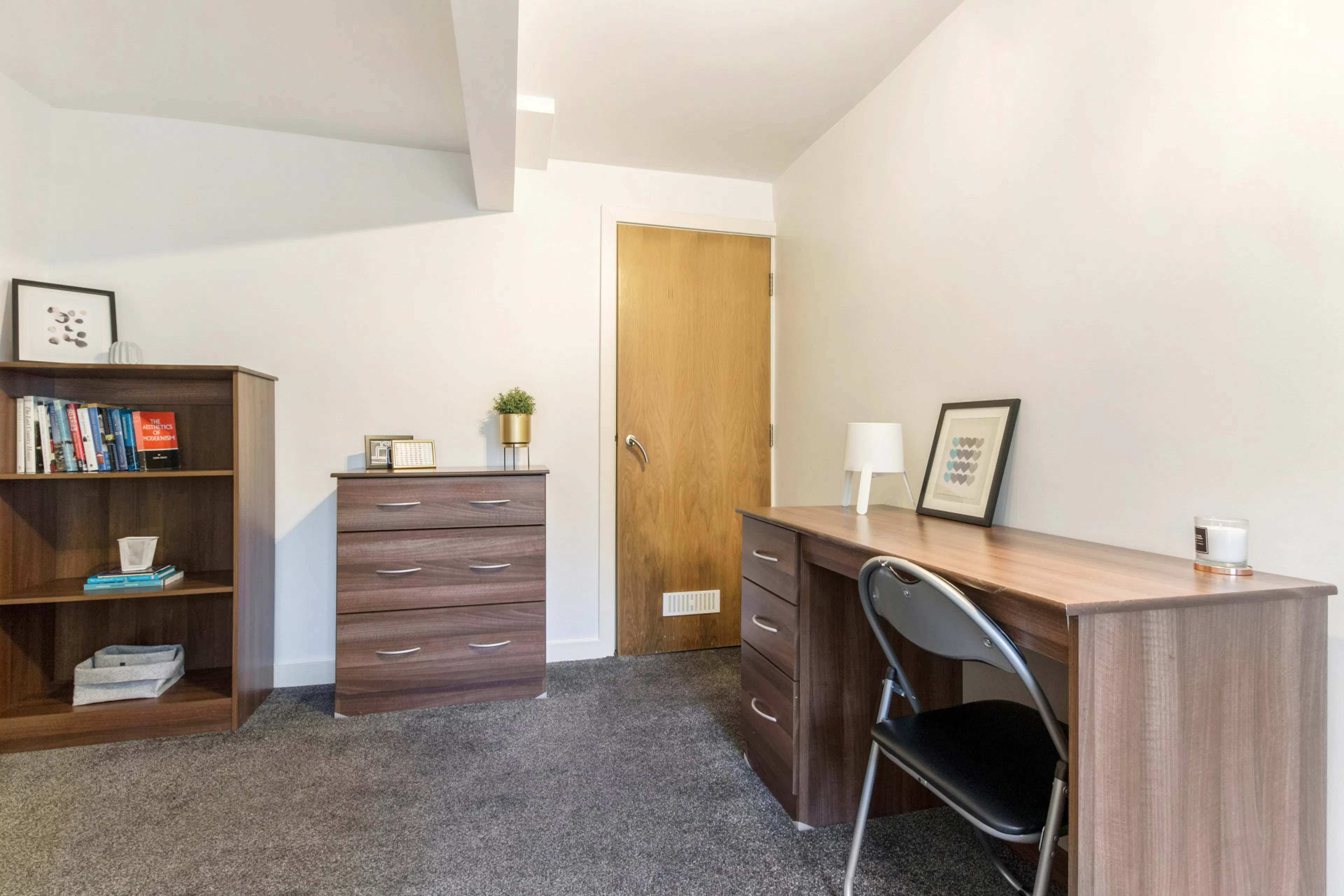 3 Bedroom Apartment ROOM 2