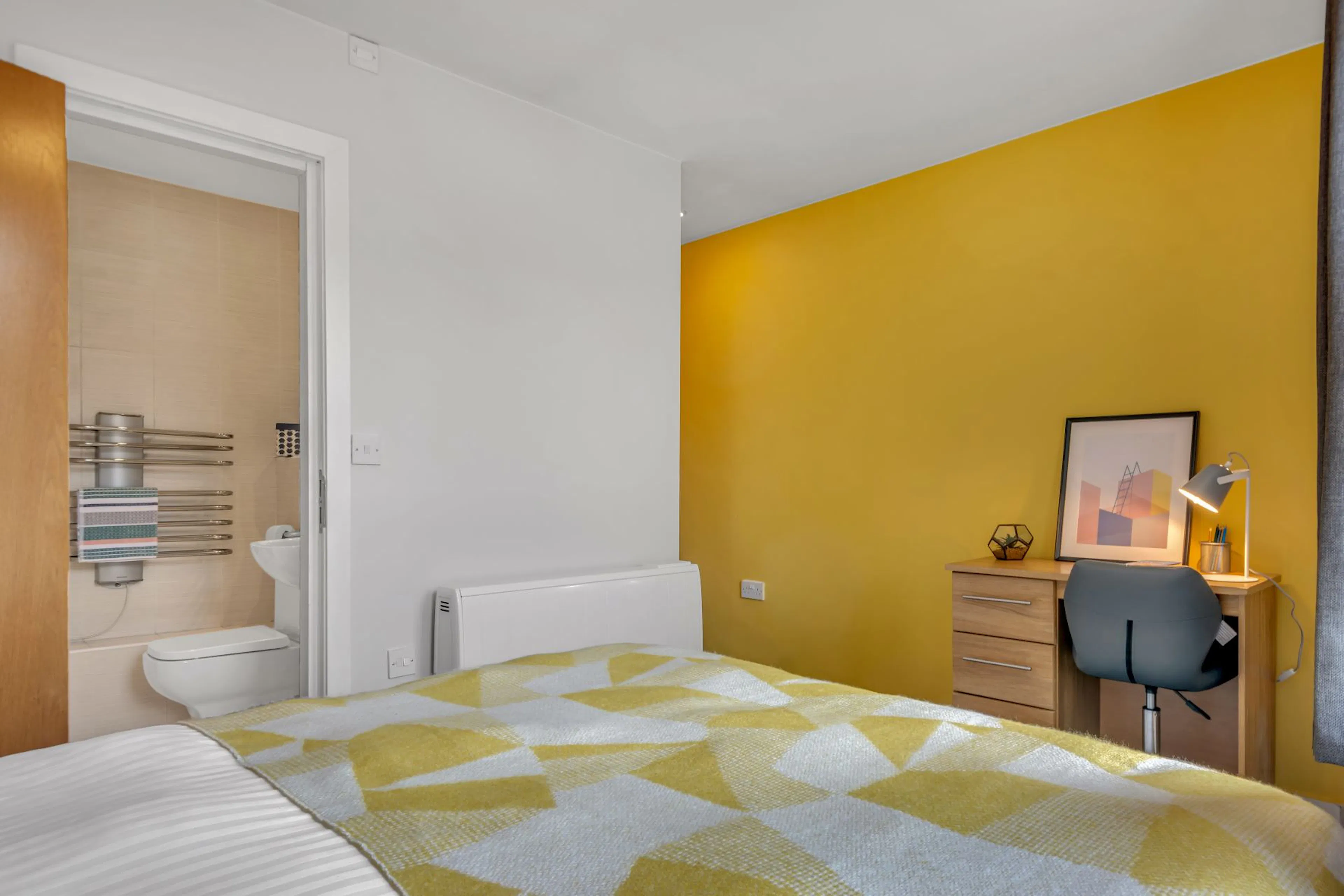 3 Bedroom Apartment ROOM 2